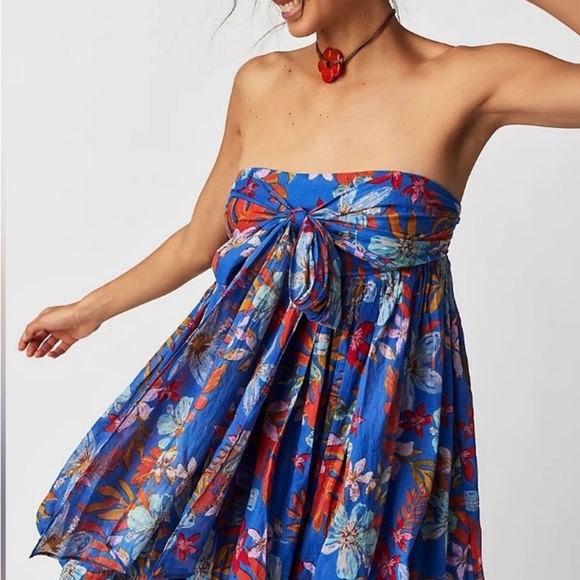 Free People Dresses & Skirts - Free People Blue Floral Strapless Mini Dress